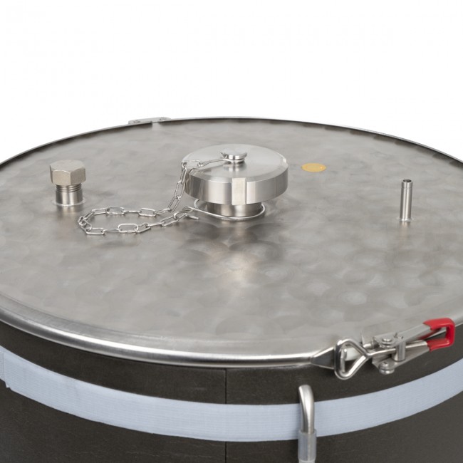 Гайка глухая DN 40 AISI 304 с прокладкой и цепочкой